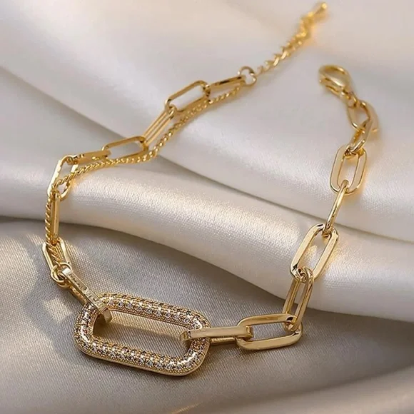 Rhinestone Decor Bracelet - Picture 3 of 4